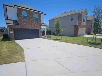 Lawn care service in San Antonio, 78222