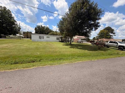 Lawn care service in Prairieville, 70769