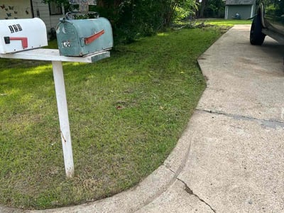 Lawn care service in Azle, 76020