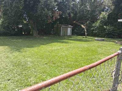 Lawn care service in Milton, 32570