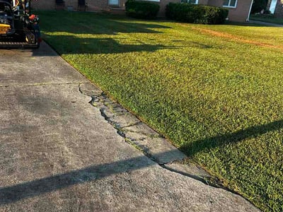 Lawn care service in Griffin, 30223