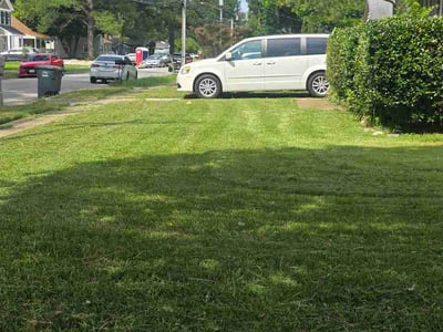 Lawn care service in Norfolk, 23502