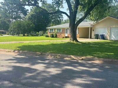 Lawn care service in Huntsville, 35816