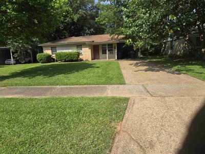 Lawn care service in Shreveport, 71107