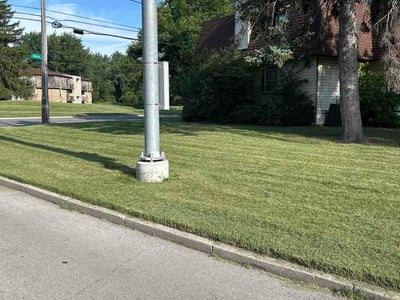 Lawn care service in Toledo, 43614