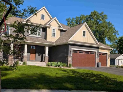 Lawn care service in Minneapolis, 55426