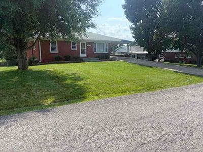 Lawn care service in Vine Grove, 40175