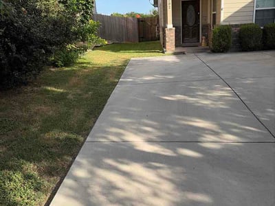 Lawn care service in San Antonio, 78233