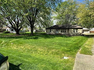 Lawn care service in Greenwood, 46142