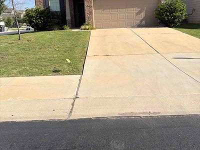 Lawn care service in Georgetown, 78626