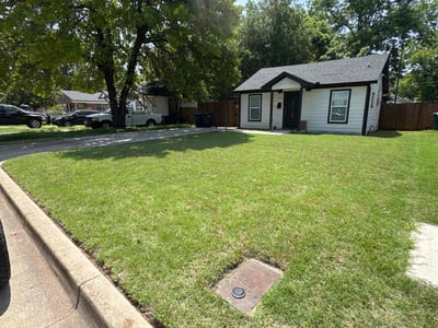 Lawn care service in Fort Worth, 76111