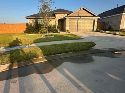 Lawn care service in Hockley, 77447