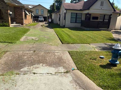 Lawn care service in Houston, 77023