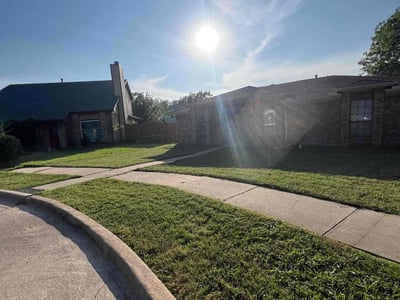 Lawn care service in Lewisville, 75067