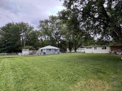 Lawn care service in Shelby Township, 48317