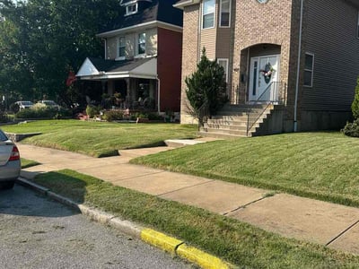 Lawn care service in St. Louis, 63108