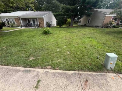 Lawn care service in Southampton Township, 08088