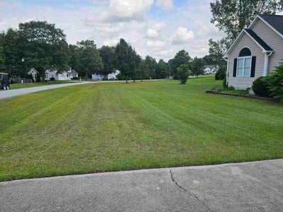 Lawn care service in Willow Spring, 27592