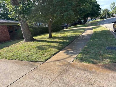 Lawn care service in Arlington, 76010
