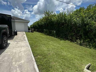 Lawn care service in Lehigh Acres, 33976