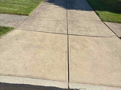 Lawn care service in Parma, 44134
