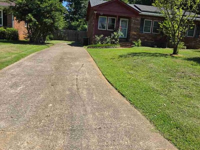 Lawn care service in Columbia, 29212