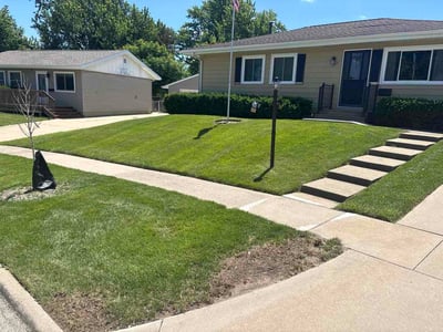 Lawn care service in Cedar Rapids, 52405