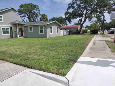 Lawn care service in Dunedin, 34698