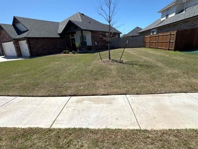 Lawn care service in Oklahoma City, 73170