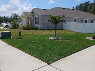 Lawn care service in Riverview, 33579