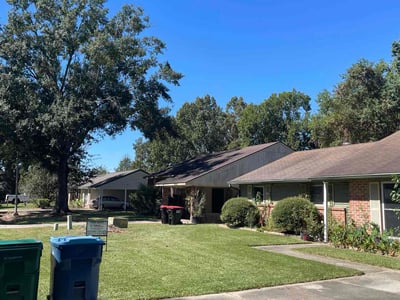 Lawn care service in Lafayette, 70503