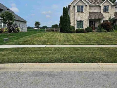 Lawn care service in Maumee, 43537