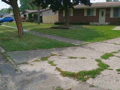 Lawn care service in Flint, 48505