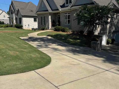 Lawn care service in Vestavia Hills, 35243