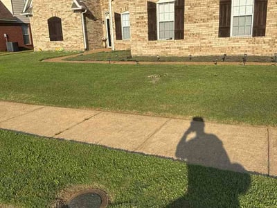 Lawn care service in Memphis, 38125
