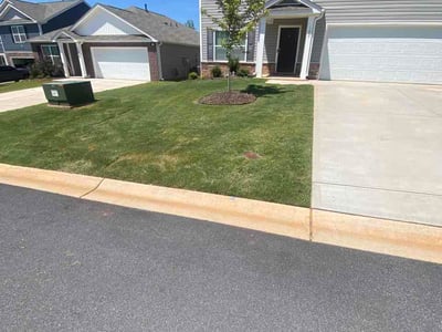 Lawn care service in Piedmont, 29673