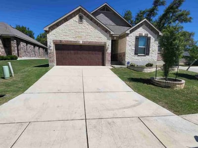 Lawn care service in Boerne, 78015