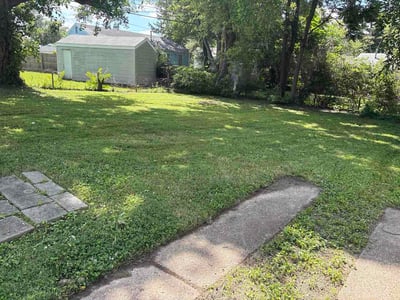Lawn care service in Berkeley, 63134