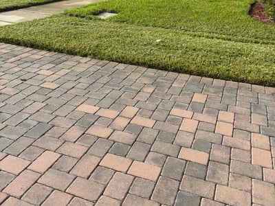 Lawn care service in DeBary, 32713