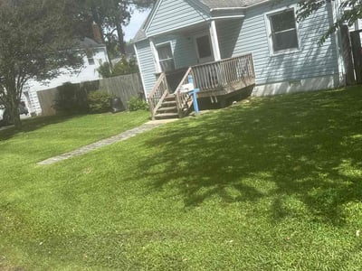 Lawn care service in Chesapeake, 23324