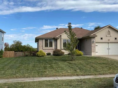 Lawn care service in Lee's Summit, 64081