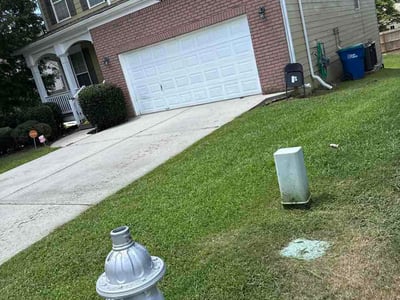 Lawn care service in Union City, 30291