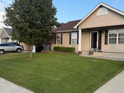 Lawn care service in Wentzville, 63385
