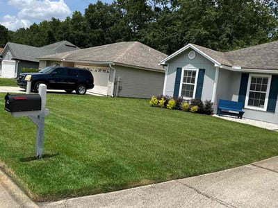 Lawn care service in Jacksonville, 32244