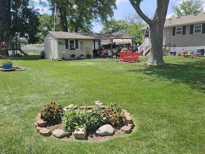 Lawn care service in Bethalto, 62010