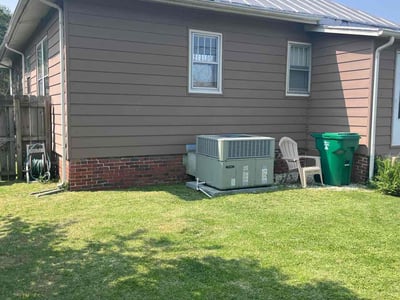 Lawn care service in Colonial Heights, 23834