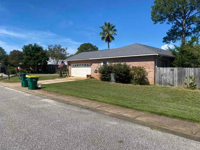 Lawn care service in Destin, 32541