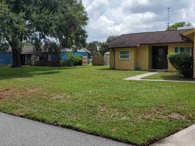 Lawn care service in Lutz, 33558