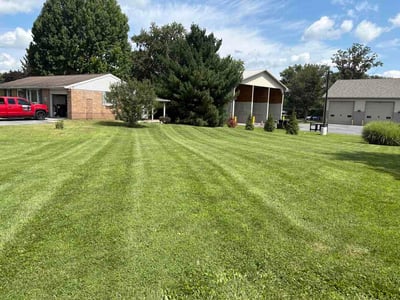 Lawn care service in Lebanon, 17042