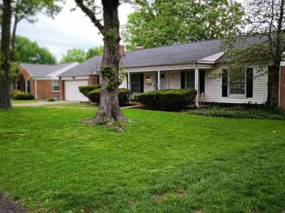Lawn care service in Kirkwood, 63122